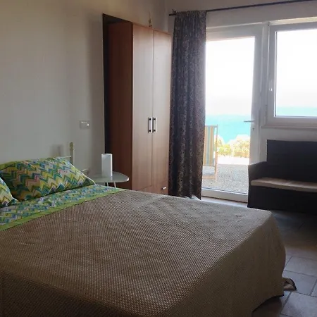 Couette-café Sveva 3*