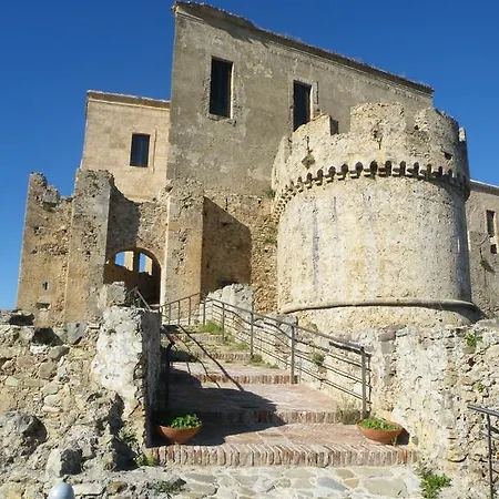 Alojamento de Acomodação e Pequeno-almoço Sveva Rocca Imperiale