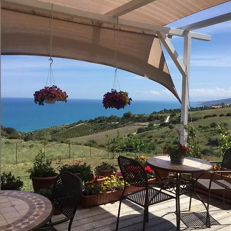 Alojamento de Acomodação e Pequeno-almoço Sveva Rocca Imperiale